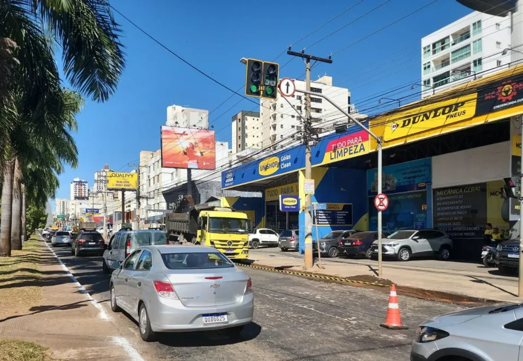 Recuperação de base e colocação de nova capa asfáltica já foi concluída na trincheira da Avenida 85 | Foto: Divulgação/Seinfra