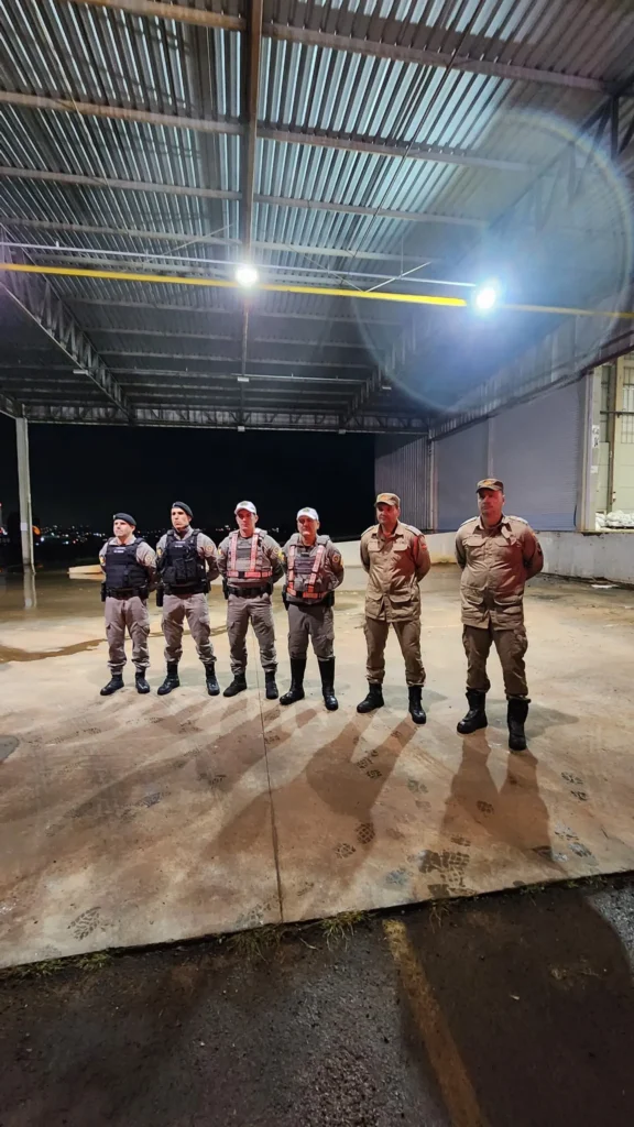 As cidades beneficiadas incluem Passo Fundo, onde aproximadamente 105 toneladas de auxílio foram descarregadas | Foto: Corpo de Bombeiros Militar de Goiás