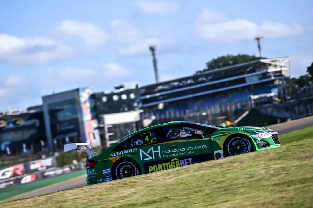 Julio Campos acelera neste fim de semana, em Cascavel, como líder da temporada | Foto: Duda Bairros/Stock Car