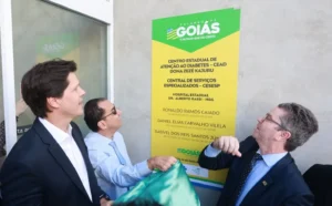 A entrega foi feita pelo governador em exercício Daniel Vilela que falou sobre a melhora do acesso à saúde para a população goiana | Foto: André Costa