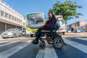 Emilia Costa perdeu o movimento das pernas após se envolver em um grave acidente de trânsito provocado por um motorista embriagado | Foto: Leandro Braz/O Hoje