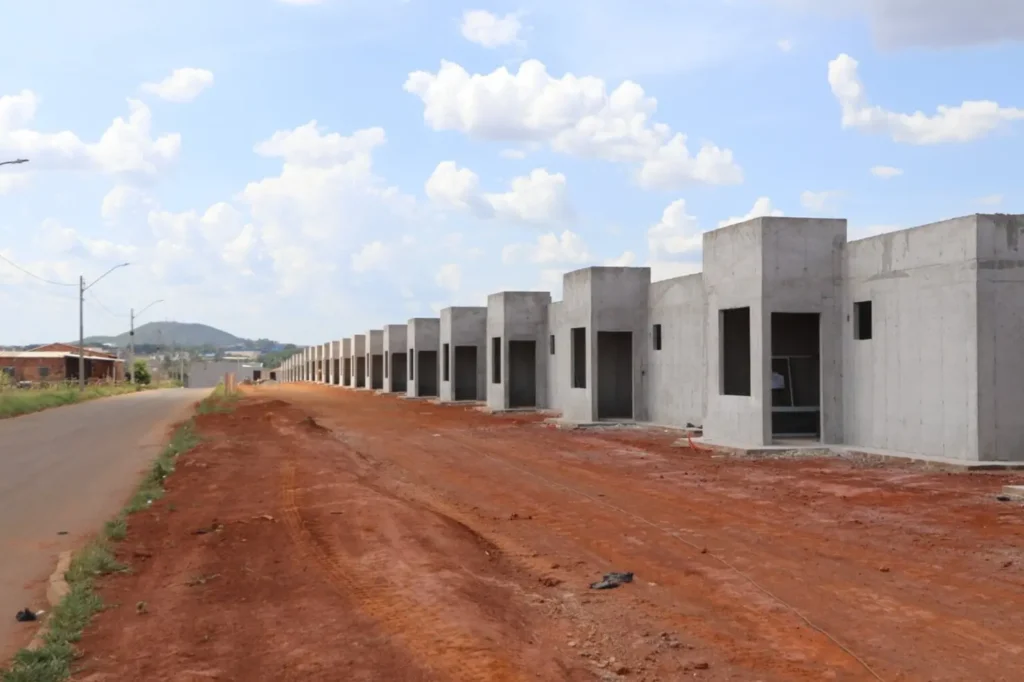 Casas construídas pelo programa estadual no município goiano | Foto: Divulgação/Secom Canedo