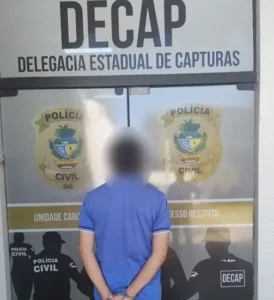 O suspeito está sob custódia na delegacia e em breve será transferido para a Central de Triagem do Complexo Prisional de Aparecida de Goiânia, onde ficará à disposição da Justiça I Foto: Divulgação/PCGO