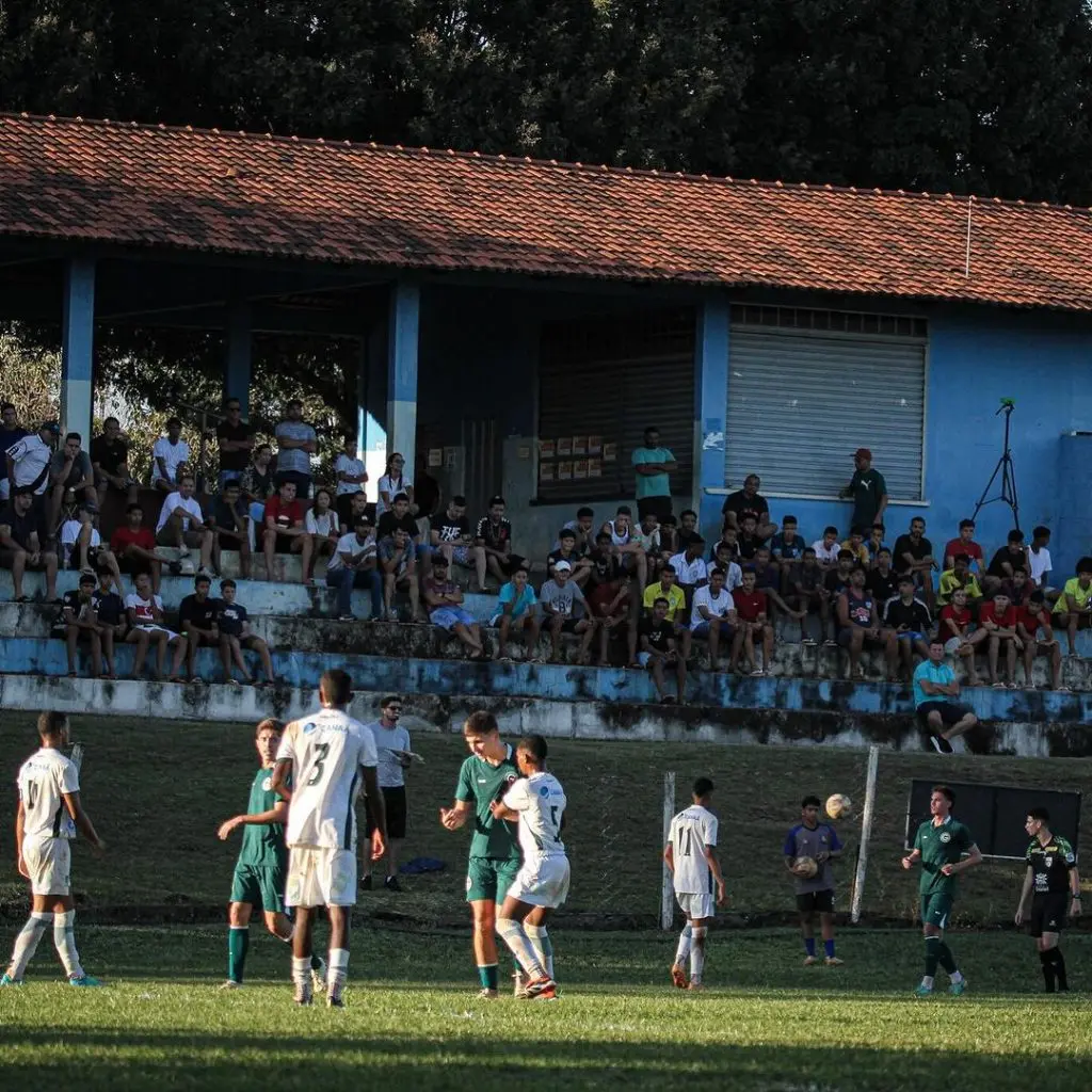 Dentro de casa, Aparecida fez 2 a 0 no Goiás e chega com vantagem para o jogo de volta (Foto: Aparecida EC)