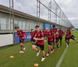 O time terá nomes importantes de volta, como o volante Gabriel Baralhas e o zagueiro Luiz Felipe  (Foto: Atlético-GO/Divulgação)