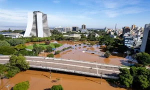Para facilitar o acesso à ajuda federal, o governo flexibilizou as regras e agora basta um "simples ofício" enviado ao Ministério da Defesa Civil Nacional, junto com o decreto do governo do estado reconhecendo a calamidade | Foto: Gustavo Mansur/Palácio Piratini