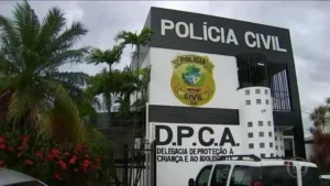 O padrasto passou por audiência de custódia no domingo (12), e a Justiça decidiu por sua prisão preventiva | Foto: Polícia Civil