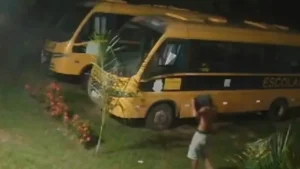 Após a apreensão, os dois adolescentes foram encaminhados para um hospital em Niquelândia para avaliação médica e, posteriormente, conduzidos à delegacia da Polícia Civil | Foto: Reprodução/TV Anhanguera