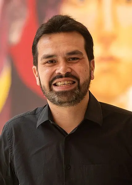 Quem é Álvarez Máynez, candidato mexicano que teve comício desabado