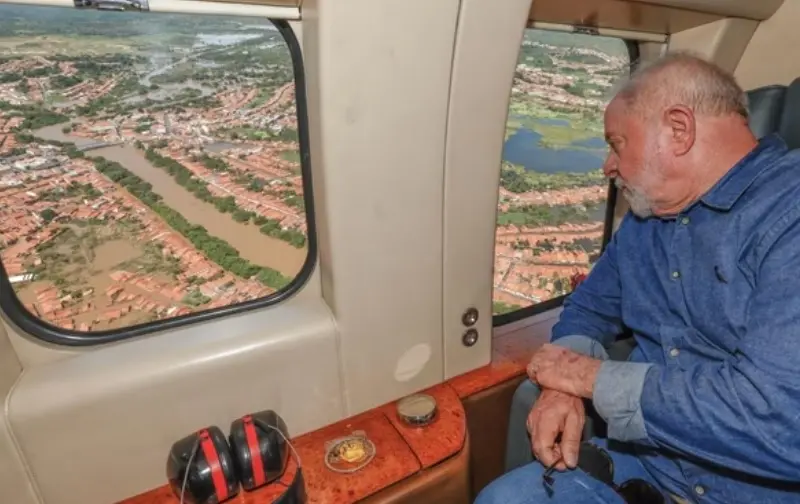 Além do presidente do Lula, presidentes da Câmara, do Senado, do STF e ministros do governo visitam áreas afetadas por forte temporal que atinge RS nos últimos dias