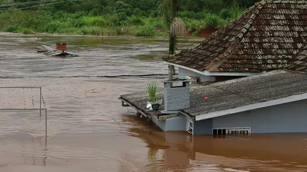 SILVIO AVILA/AFP/METSUL METEOROLOGIA