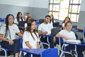Escolas da rede estadual de ensino auxiliam estudantes a fazer inscrição no Enem 2024. | Foto: Divulgação
