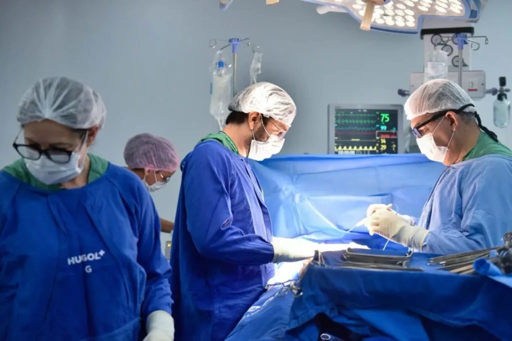 Paciente já foi transferida para um leito de enfermaria, onde aguarda alta hospitalar | Foto: SES-GO