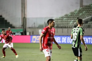 Vila começou na frente mas não conseguiu segurar o placar como visitante (Foto: Mourão Panda/América)