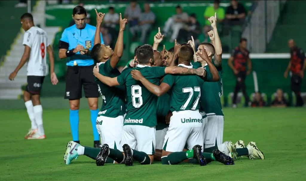 Paulo Baya empata com Gustavo Coutinho é o artilheiro do Campeonato Brasileiro Série B com  três gols.  (Foto: Divulgação Goiás)