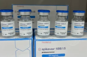 Goiânia disponibiliza doses da nova vacina contra Covid-19 para público específico, após receber 19 mil doses do imunizante que protege contra variantes recentes do vírus como a XBB.1.5 | Foto: SMS