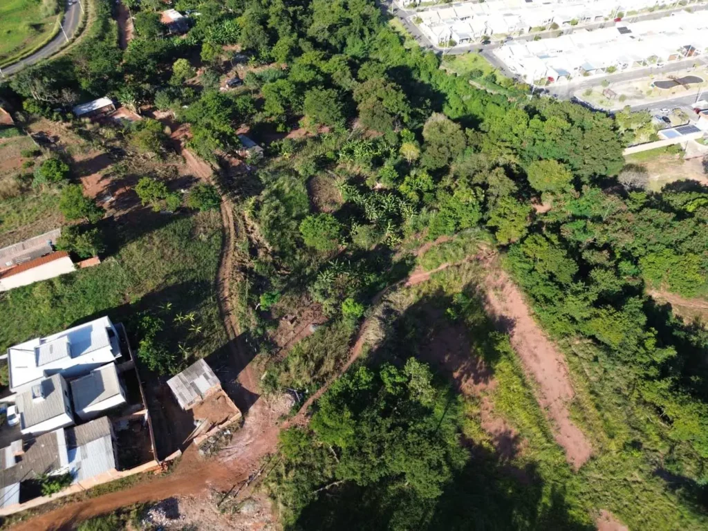 Amma aplica 15 autos de infração durante operação que já dura 15 dias em Área de Preservação Permanente (APP), próximo ao Córrego Pedreira | Foto: Amma