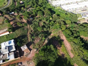 Amma aplica 15 autos de infração durante operação que já dura 15 dias em Área de Preservação Permanente (APP), próximo ao Córrego Pedreira | Foto: Amma