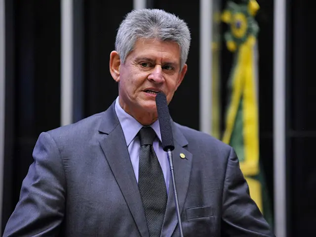 Líder do PDT é nomeado relator de projeto que suspende dívidas do RS