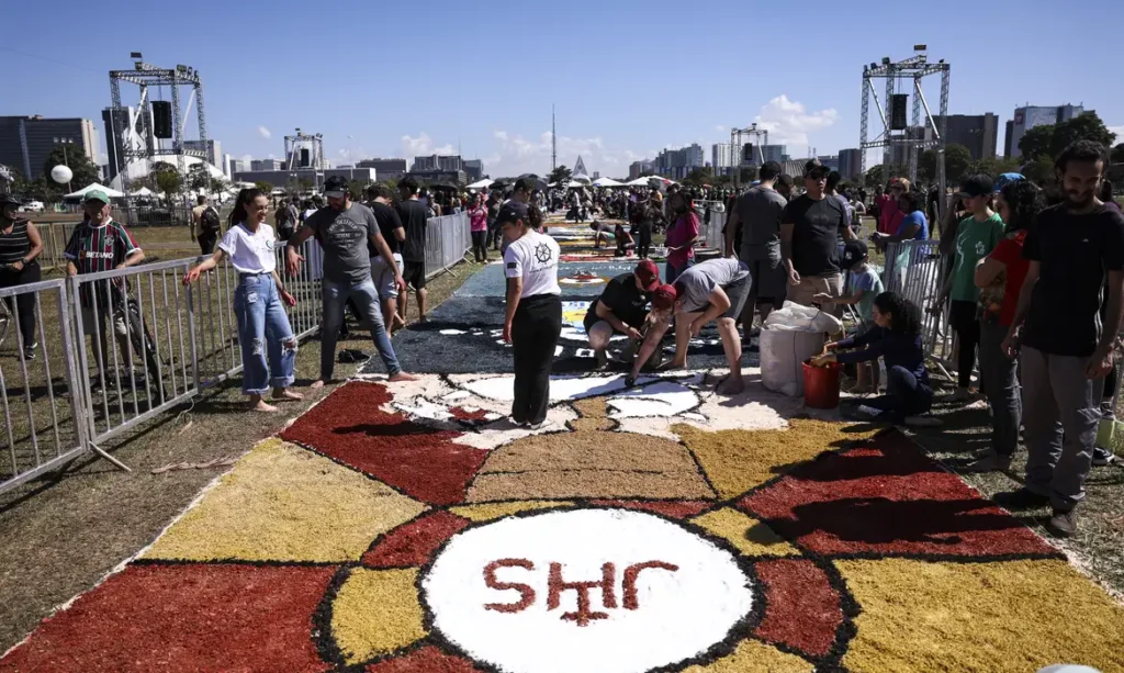 Tapetes coloridos e fé marcam a celebração em diversas cidades | Foto: Marcelo Camargo/Agência Brasil