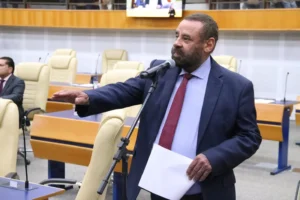CCJ aprova projeto que coloca Prefeitura responsável por calçadas