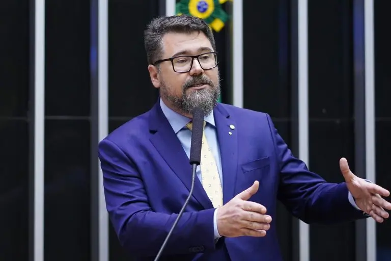 Câmara aprova projeto que retira benefícios de invasores de terras