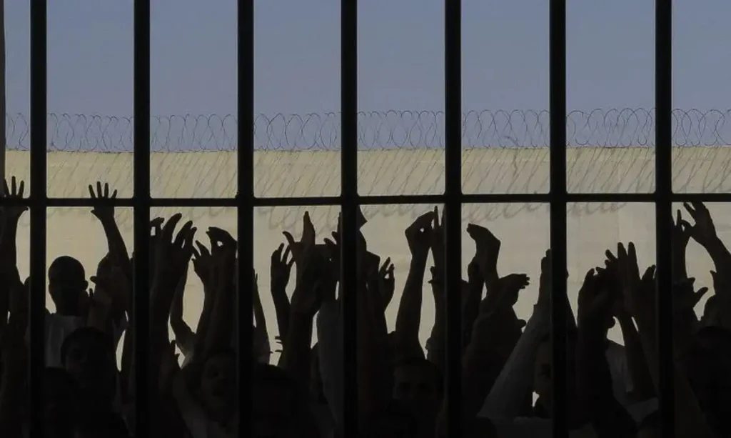 Com a rejeição do veto, todos os presos do regime semiaberto ficam agora impedidos de deixar as prisões em feriados e datas comemorativas, como Natal e Dia das Mães | Foto: Wilson Dias/Agência Brasil