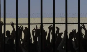 Com a rejeição do veto, todos os presos do regime semiaberto ficam agora impedidos de deixar as prisões em feriados e datas comemorativas, como Natal e Dia das Mães | Foto: Wilson Dias/Agência Brasil