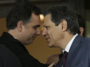 A tentativa ocorre após o ministro do Supremo Tribunal Federal (STF), Cristiano Zanin, suspender a legislação aprovada pelo Congresso. | Foto: Agência Brasil