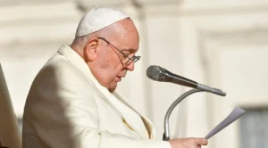 Papa se mostra favorável a inclusão LGBT na igreja. Foto: Reprodução/ Vaticano