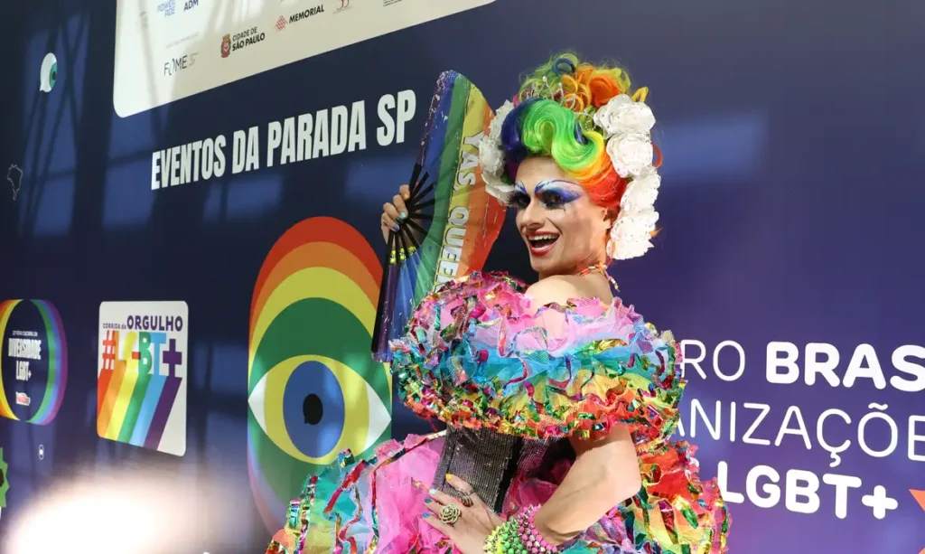 Cores e música: parada LGBT+ de São Paulo chama atenção para a política