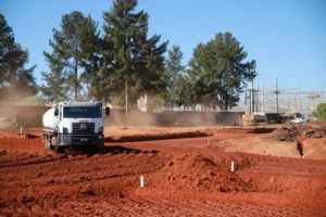 Diversas ruas, avenidas e bairros como o Buriti Sereno estão recebendo obras de infraestrutura asfáltica neste ano Foto: Rodrigo Estrela