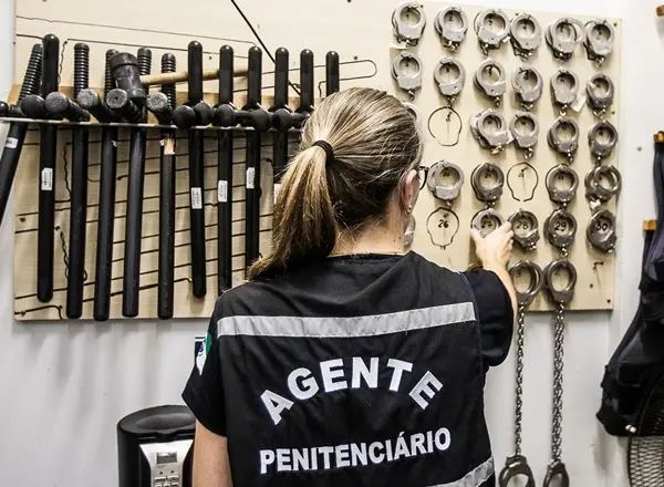 Agente penitenciária/ Foto: Joka Madruga/SINDARSPEN
