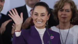 Claudia Sheinbaum tem 61 anos e é considerada política de centro-esquerda, com defesa a pautas progressistas. (Foto: Divulgação)
