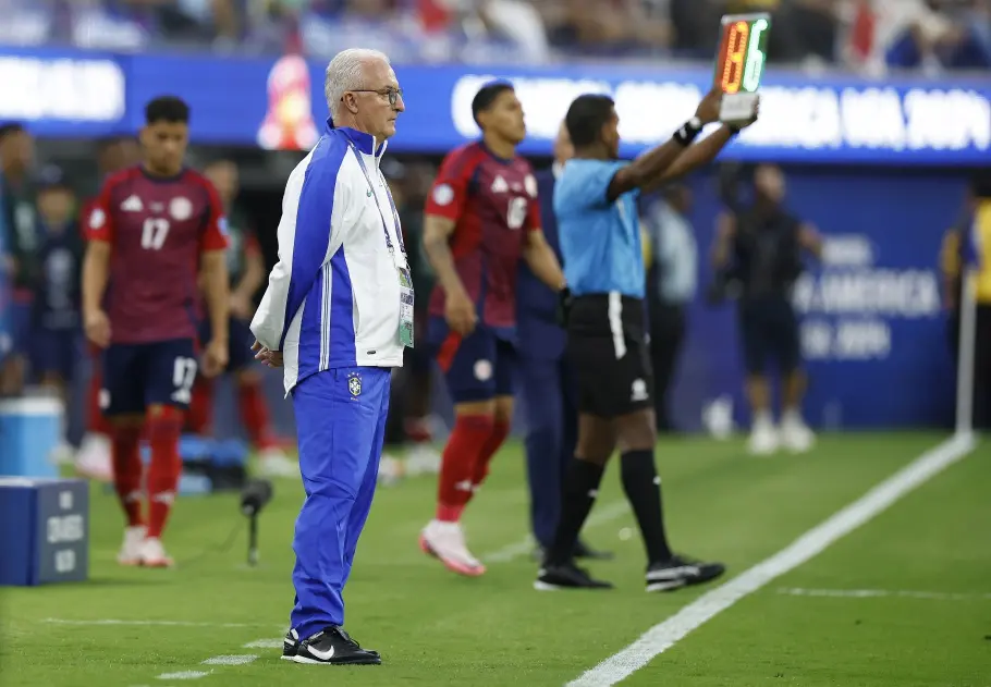 Para o treinador, Vini Jr atuou em diversas posições no ataque e o Brasil não teve sucesso | Foto: Rafael Ribeiro/CBF