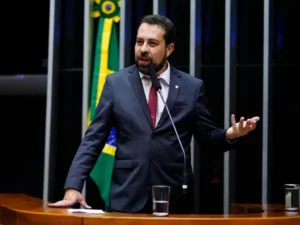 Boulos critica Nunes e diz que "ele não está nem aí" para SP