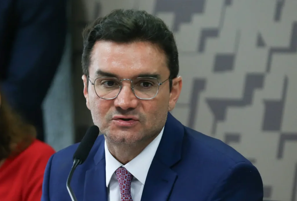 PEC das Praias: Ministro do Turismo elogia projeto|