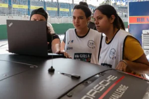 Estágio na Porsche Cup Brasil em 2023 | Foto: Acervo da CFA