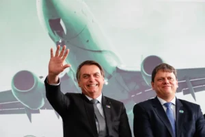 Tarcísio diz que é bolsonarista, conservador e liberal