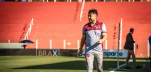 Observando isso, Luizinho falou em entrevista que o Tigrão precisa ser mais eficaz no ataque para que a equipe possa vencer jogos importantes | Foto:  Roberto Corrêa / Vila Nova