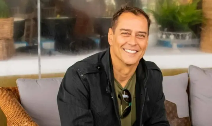 Marcello Antony vive há 6 anos em Portugal com a esposa e três dos cinco filhos. Hoje o ator trabalha como corretor de imóveis. | Foto: Reprodução/Instagram