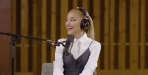 Em entrevista ao podcast "Podcrushed", Ariana Grande revelou uma resposta bizarra que deu a um fã anos atrás. | Foto: Reprodução/X