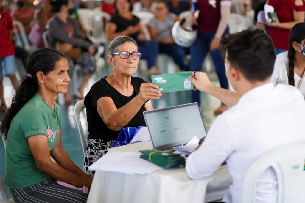 Aluguel Social entrega quase 2 mil cartões em junho