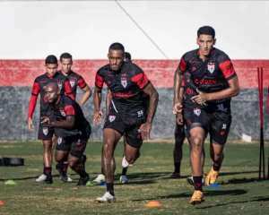 Técnico Jair Ventura falou sobre a importância da partida: “Jogo que vale seis pontos” (Foto: Ingryd Oliveira)