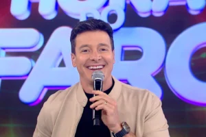 Após a saída de Eliana do SBT, Rodrigo Faro está na mira da Record, sendo pressionado para obter melhores resultados de audiência | Foto: Reprodução/TV Record