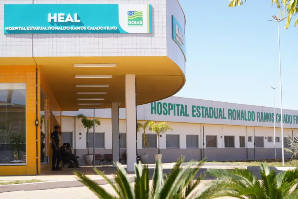 Hospital Estadual de Águas Lindas foi inaugurado já em funcionamento, com pacientes internados e 160 pessoas agendadas para consultas | Foto: Rômulo Carvalho e Hegon Corrêa