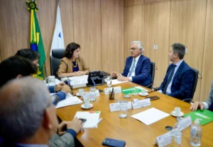 Governador Ronaldo Caiado se reúne com a ministra Nísia Trindade para tratar de repasse de recursos para a saúde, em Goiás | Foto: Lucas Diener