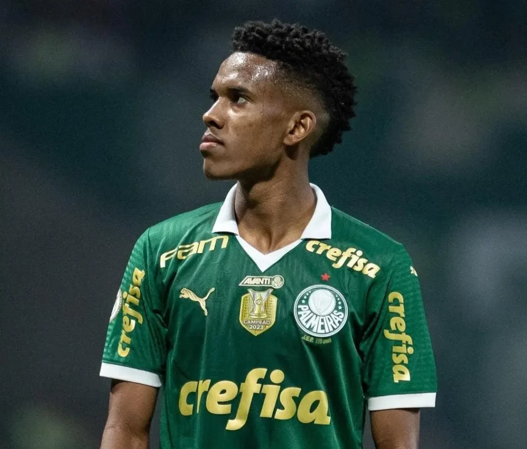 Palmeiras concretiza venda de Estêvão para o Chelsea