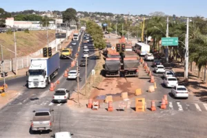 Interdição total ocorrerá no cruzamento da Avenida Perimetral Norte com a Avenida Goiás Norte, no sentido Viaduto Íris Rezende | Foto: Walter Peixoto/Seinfra