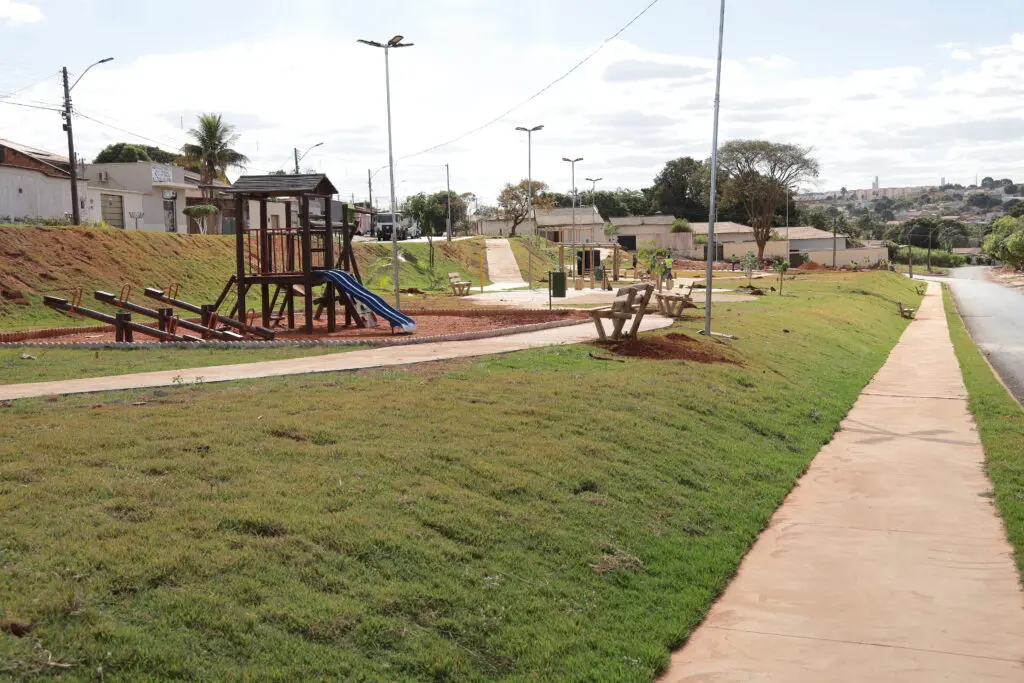 As obras destes quatro espaços estão sob a responsabilidade da secretaria de Desenvolvimento Urbano e tem como objetivo ampliar os espaços de lazer na cidade e melhorar a qualidade de vida dos moradores | Foto: Claudivino Antunes